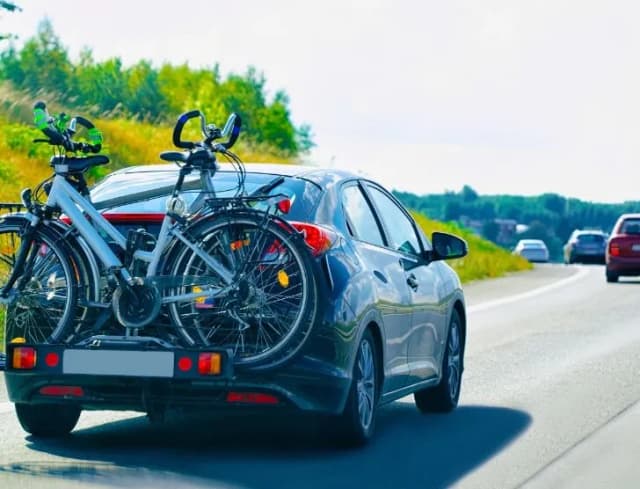 Jak przewozić rowery samochodem - 5 sprawdzonych metod na bezpieczny transport Jak przewozić rowery samochodem - 5 sprawdzonych metod na bezpieczny transport