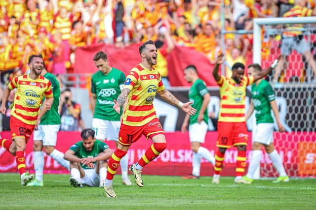 Jagiellonia Białystok mistrzem Polski w piłce nożnej – co to oznacza? Jagiellonia Białystok mistrzem Polski w piłce nożnej – co to oznacza?