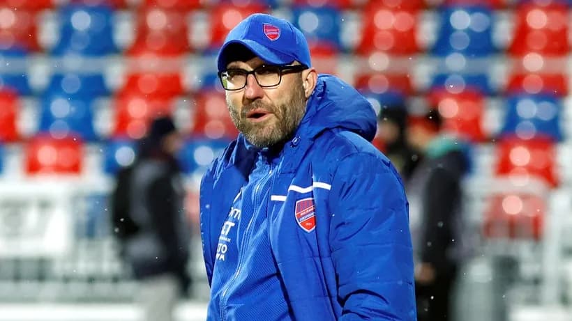 Marek Papszun zarobki: Niezwykłe wynagrodzenie trenera Ekstraklasy. Marek Papszun zarobki: Niezwykłe wynagrodzenie trenera Ekstraklasy.