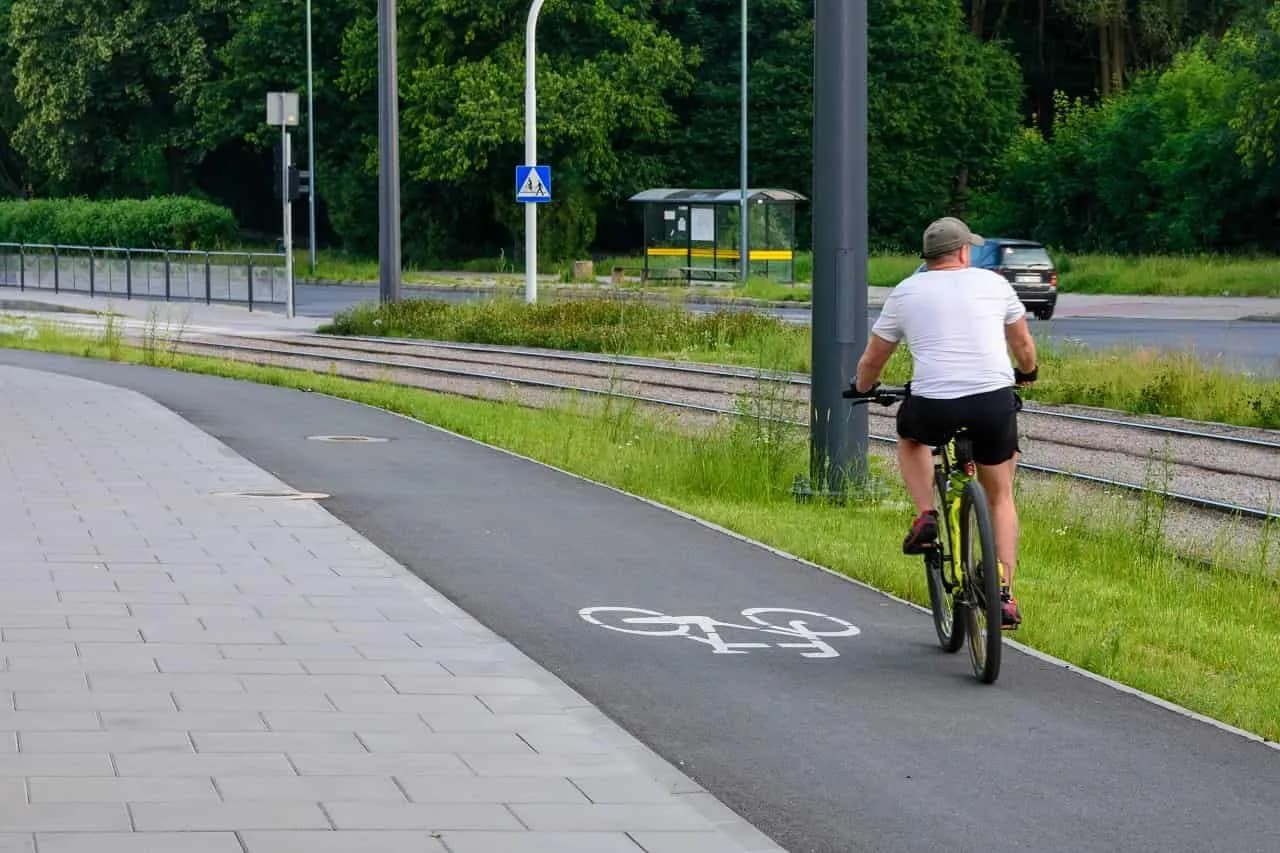 Czy można prowadzić rower po pijanemu? Poznaj przepisy i kary w Polsce Czy można prowadzić rower po pijanemu? Poznaj przepisy i kary w Polsce