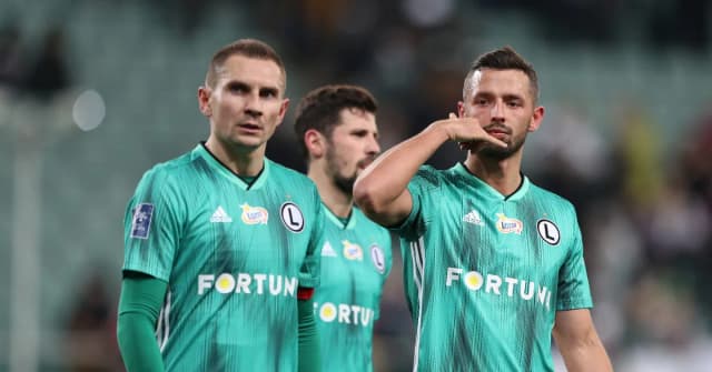 Najlepiej zarabiający piłkarze w Polsce – zaskakujące kwoty ich wynagrodzeń Najlepiej zarabiający piłkarze w Polsce – zaskakujące kwoty ich wynagrodzeń