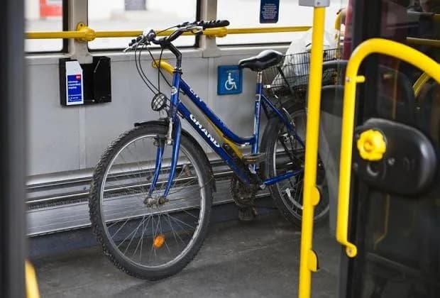Czy można z rowerem do autobusu? Zasady przewozu i praktyczne porady Czy można z rowerem do autobusu? Zasady przewozu i praktyczne porady